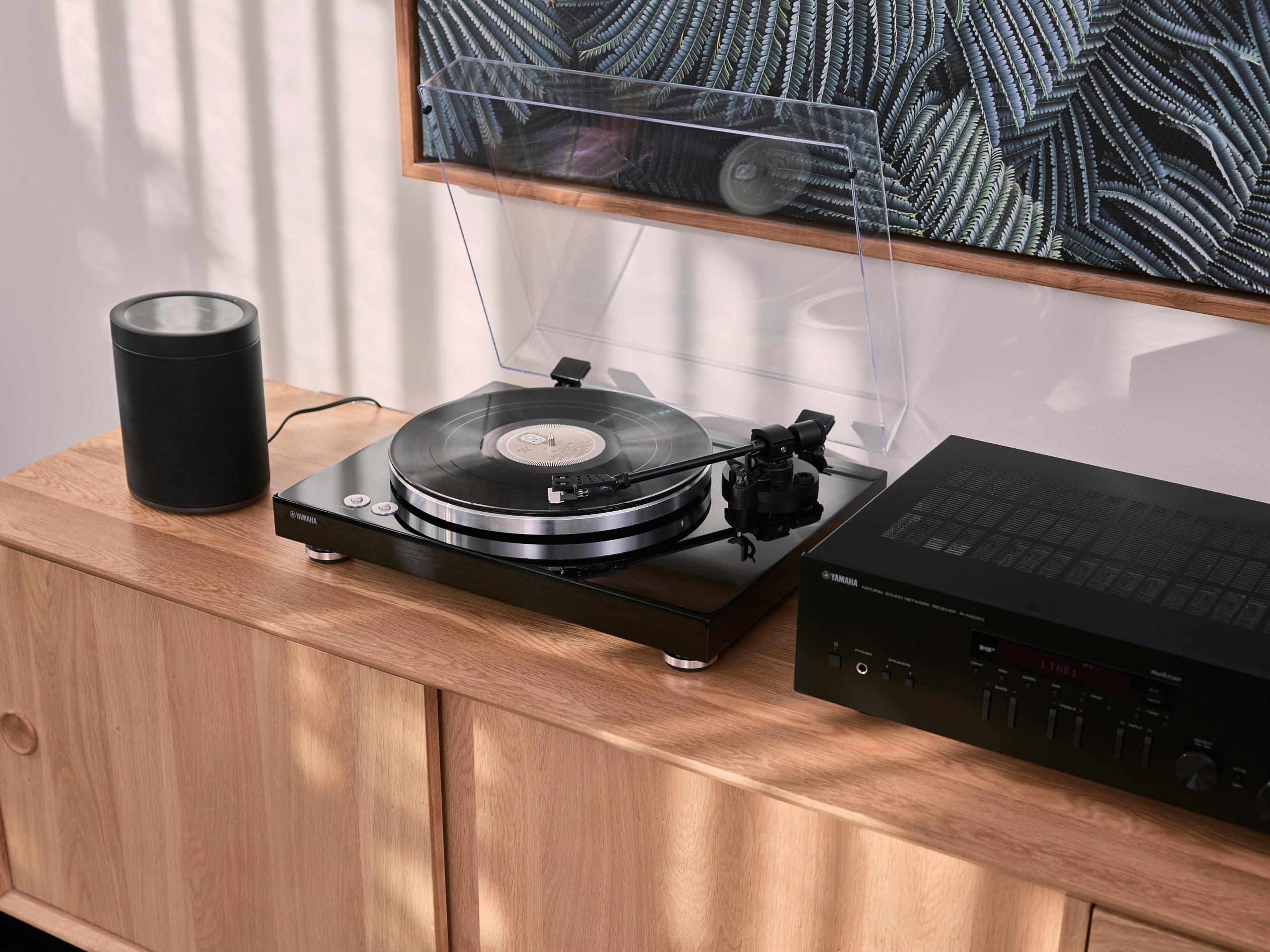 YAMAHA Yamaha TT-S303 Traditional Turntable with Belt Drive and Straight Arm - Pre Phono Amplifier & Integrated Head