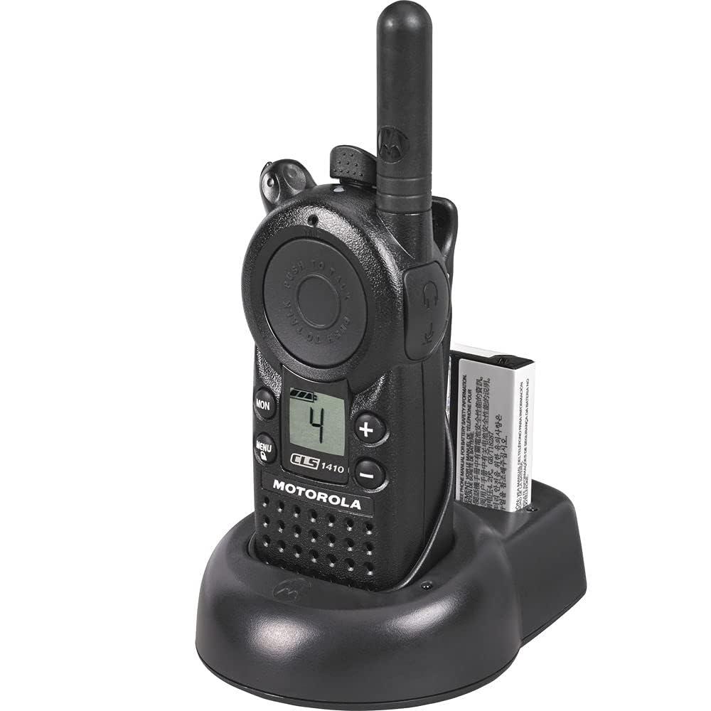 Motorola Solutions 2 x Motorola CLS1410 UHF 1 W 4-Channel 2-Way Radio (CLS1410) + 2 x HKLN4606 Remote Speaker Mic - 2 Pack with Mic Bundle