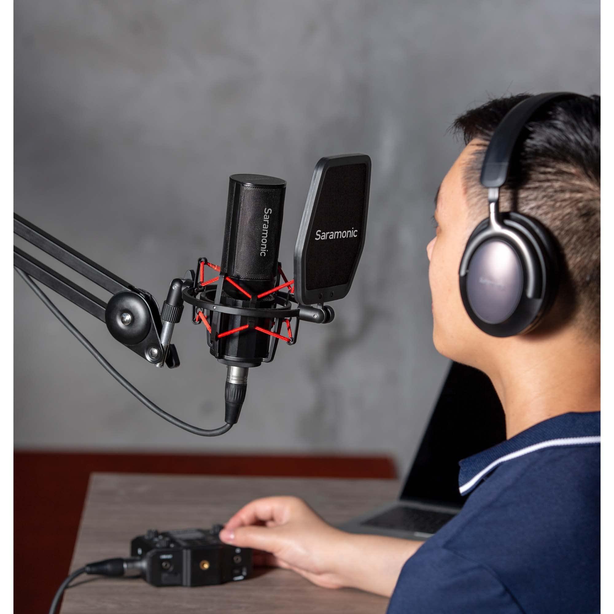 Saramonic Saramonic Supercardioid Large-Diaphragm Condenser Microphone with Shock Mount & Pop Filter (SR-BV4)