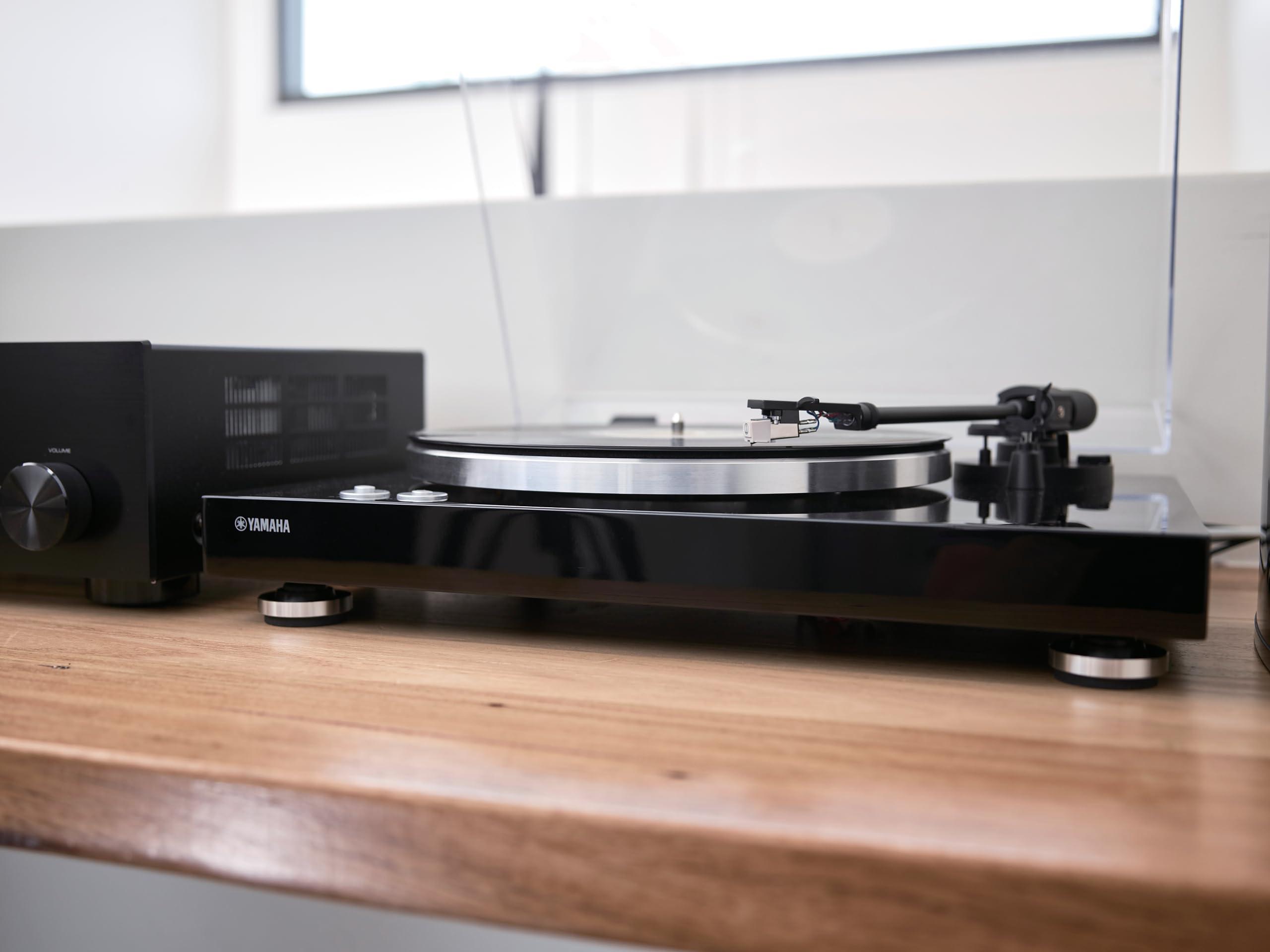 YAMAHA Yamaha TT-S303 Traditional Turntable with Belt Drive and Straight Arm - Pre Phono Amplifier & Integrated Head