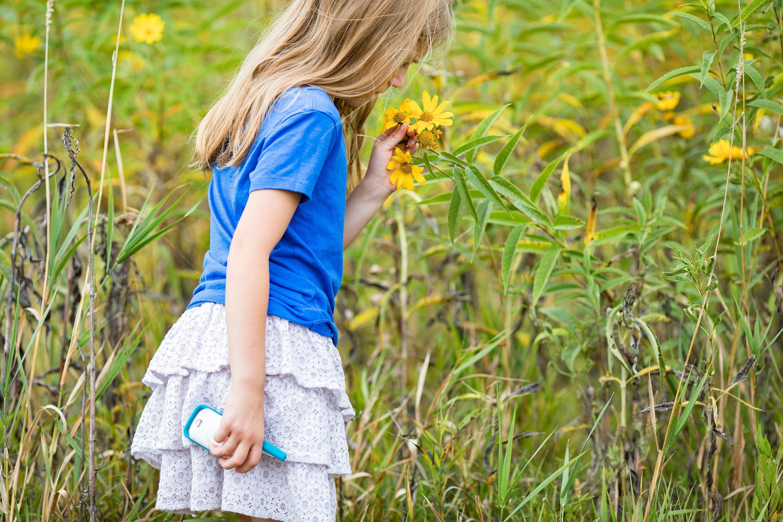 Motorola Solutions Motorola Solutions, Portable FRS, T114, Talkabout, Two-Way Radios, Battery Operated, 22 Channel, 16 Mile, White/Blue, 4 Pack
