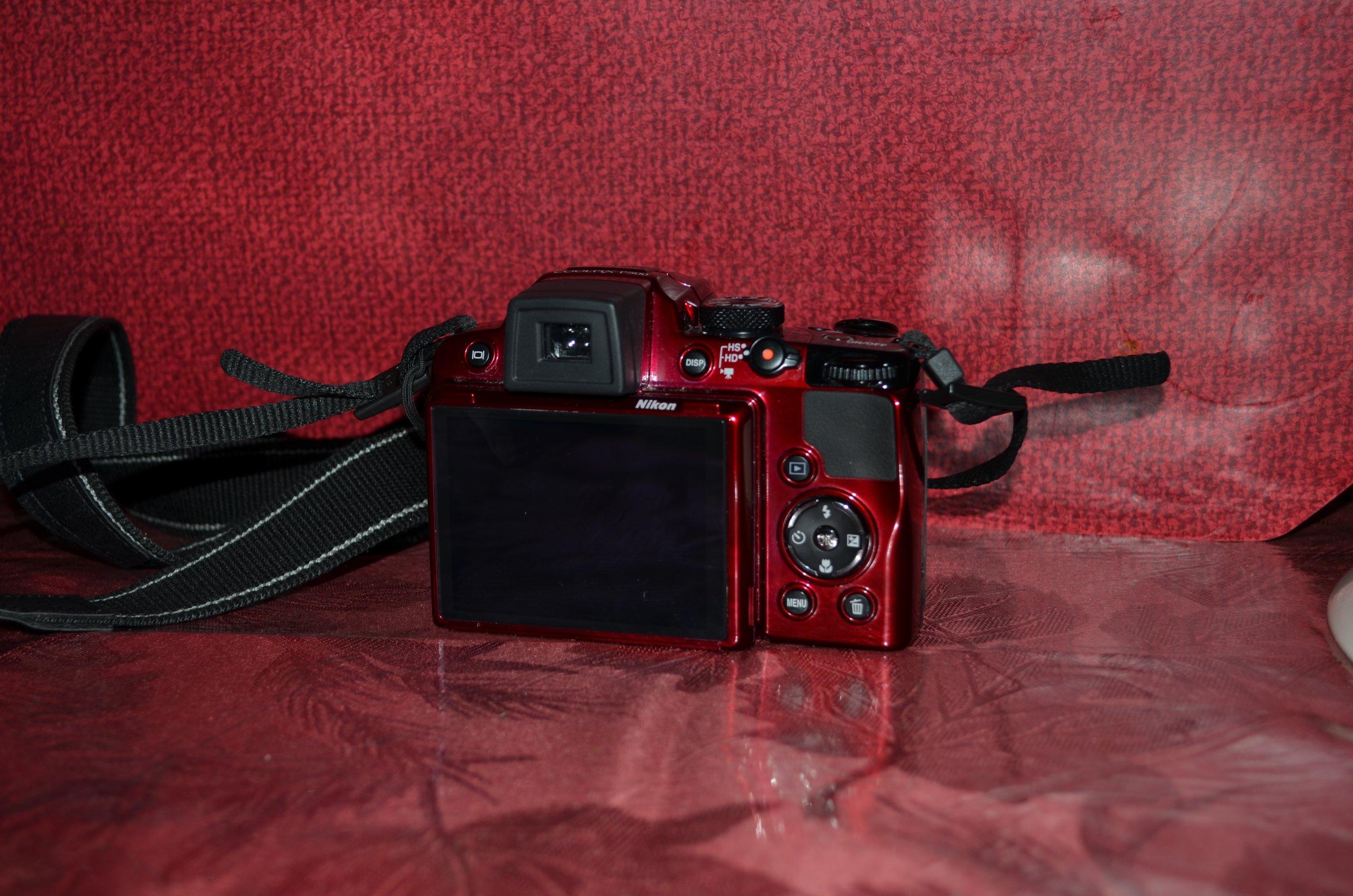 Nikon Nikon COOLPIX P500 12.1 CMOS Digital Camera with 36x NIKKOR Wide-Angle Optical Zoom Lens and Full HD 1080p Video (Red) (Renewed)