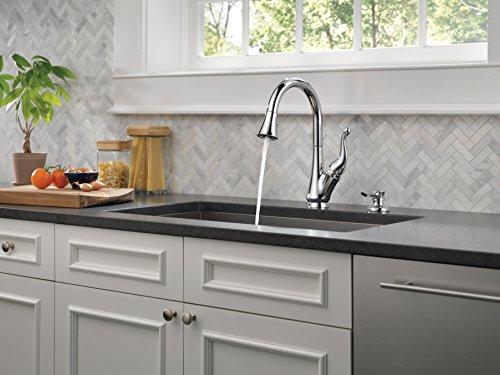DELTA FAUCET Delta Faucet Talbott Pull Down Kitchen Faucet Chrome, Chrome Kitchen Faucets with Pull Down Sprayer, Kitchen Sink Faucet, Faucet for Kitchen Sink, Soap Dispenser, Chrome 16968-SD-DST