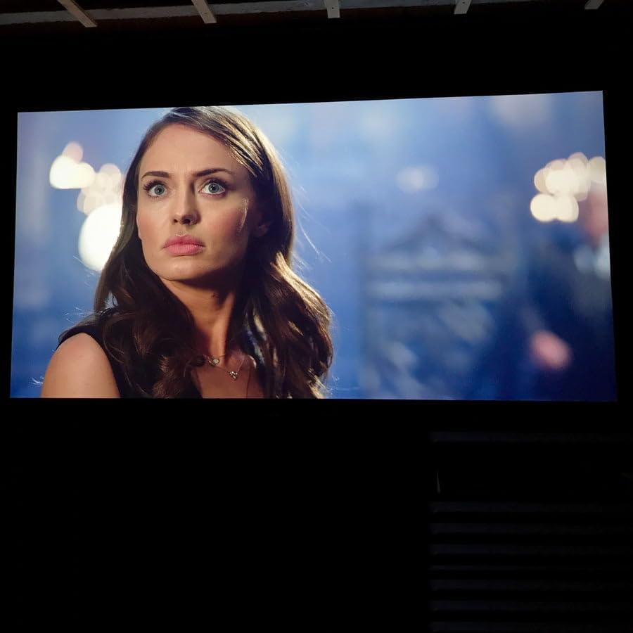 SmarterSurfaces SmarterSurfaces Ambient Light Rejecting Projector Screen Paint (270 sqft/169.07 floz) 4K & 8K Ultra HD Projector Paint Perfect for Dark Rooms & Conferencing Spaces with Ultra Matte Finish (Gain 0.71)