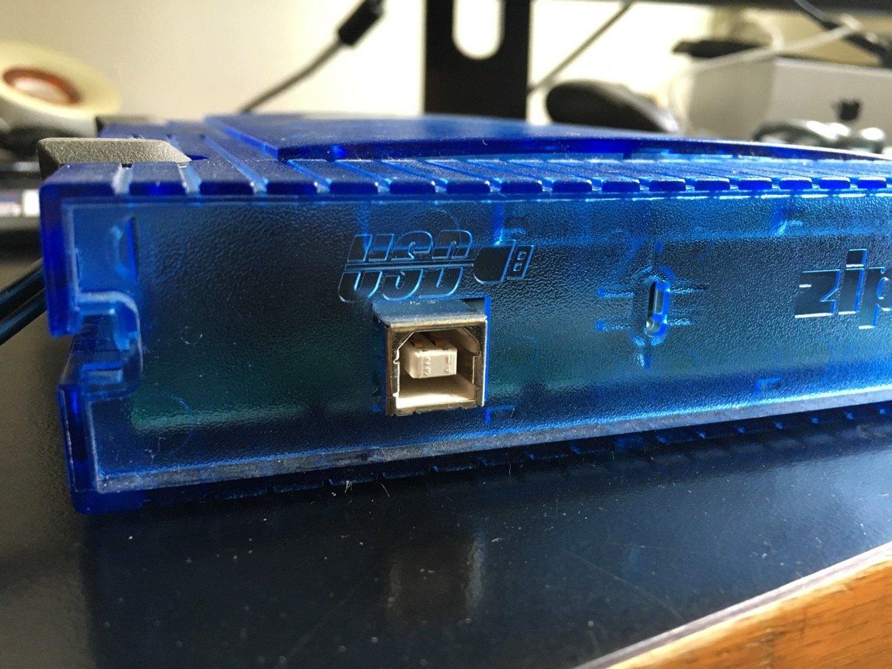 Iomega Iomega Zip 100 Portable USB Drive (PC/Mac)