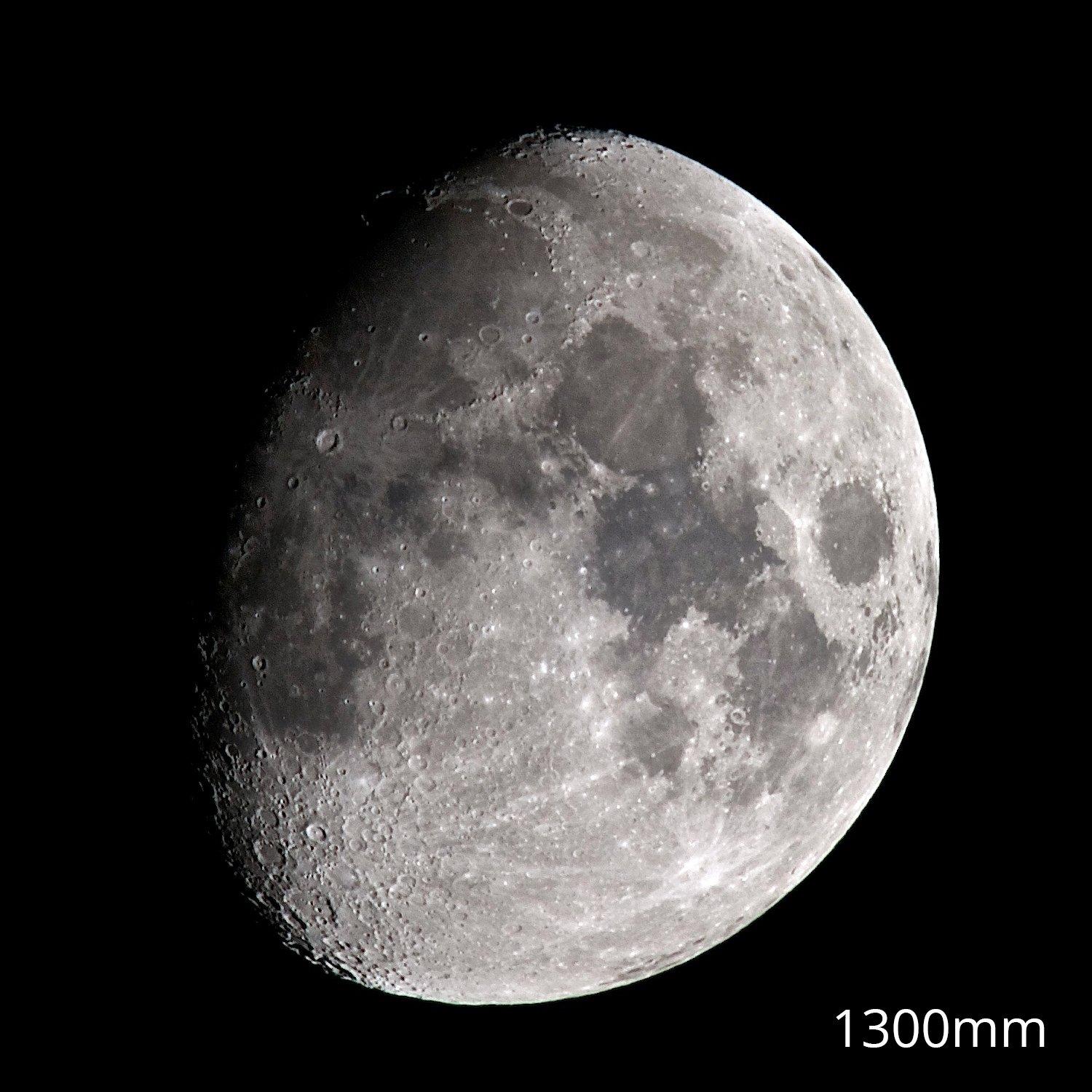 Opteka Opteka 650-1300mm High Definition Super Telephoto Zoom Lens for Samsung NX-Mount Digital SLR Photo Cameras (Black) + Premium 8-Piece Cleaning Kit