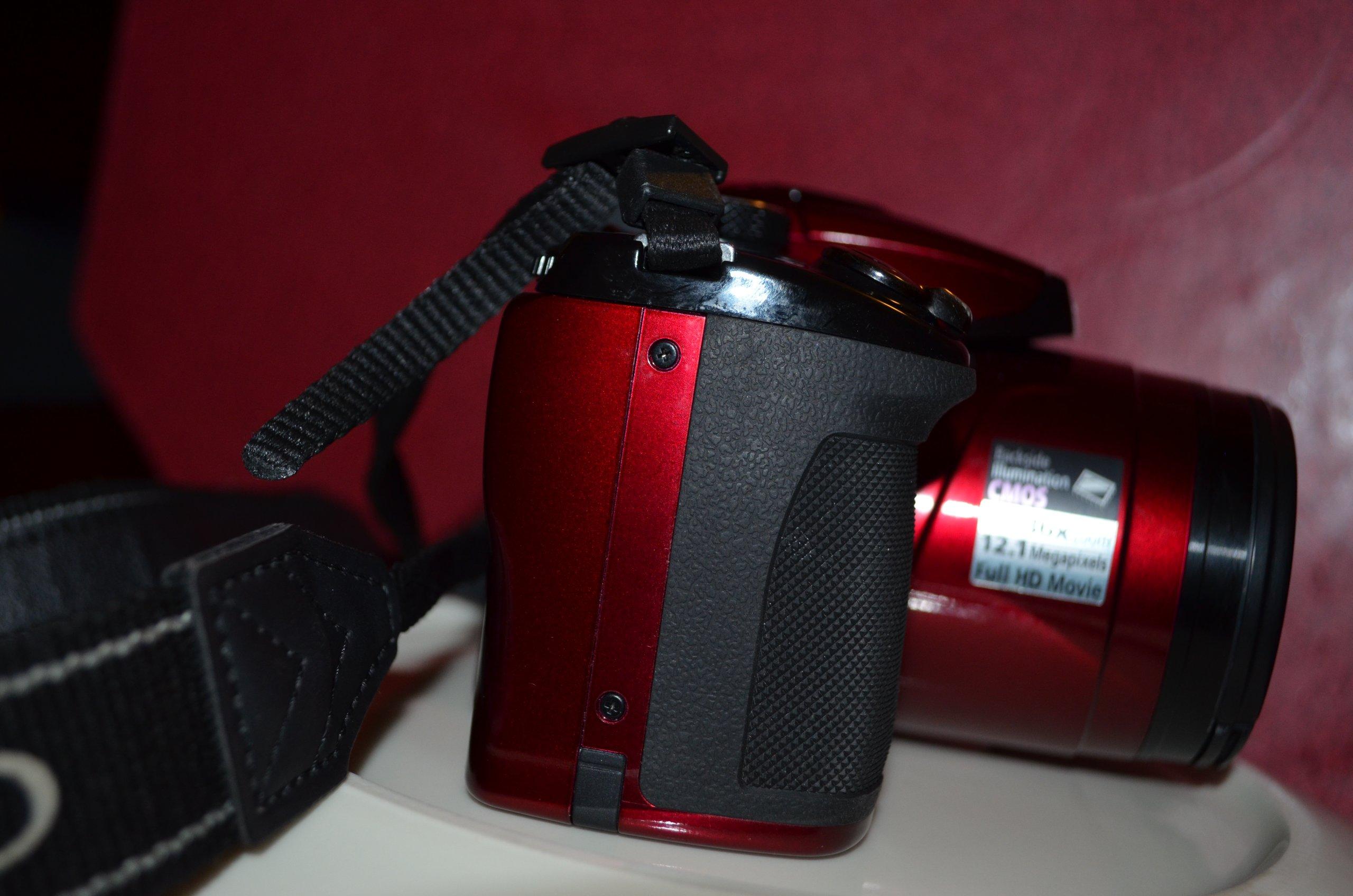 Nikon Nikon COOLPIX P500 12.1 CMOS Digital Camera with 36x NIKKOR Wide-Angle Optical Zoom Lens and Full HD 1080p Video (Red) (Renewed)