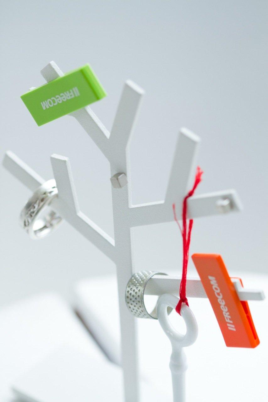 Freecom Freecom USBClip 36170 USB Flash Memory, Pink, 16 GB, USB 2.0, Frustration-Free Packaging (FFP)