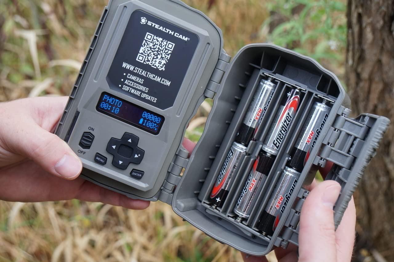 Stealth Cam Stealth Cam DS4K Ultimate Camera 32 Megapixel and 4K Video at 30FPS (10-Pack) Bundle with 32GB Memory Card (10-Pack) and Card Reader (21 Items)