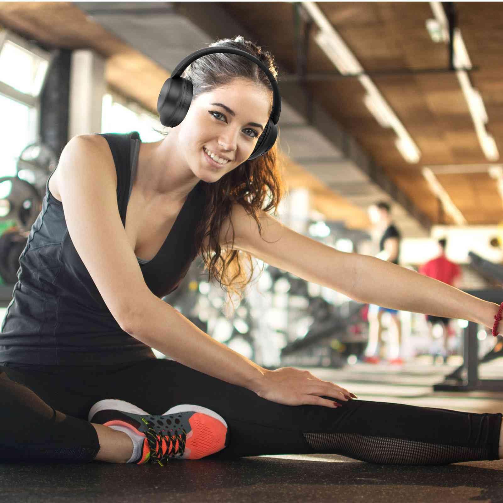 Lenovo Lenovo 15.6 Inch 768P LCD Display, AMD Radeon A12-9720P Process Laptop 2.7GHz, 8GB DDR4 RAM Memory, 1TB Hard Disk Drive, DVD Drive, Built in Webcam, WiFi, Bluetooth, Windows 10 Home, Earphone Jack