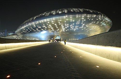 Rokinon Rokinon DS10M-NEX 10mm T3.1 Cine Wide Angle Lens for Sony Alpha E-Mount Interchangeable Lens Cameras