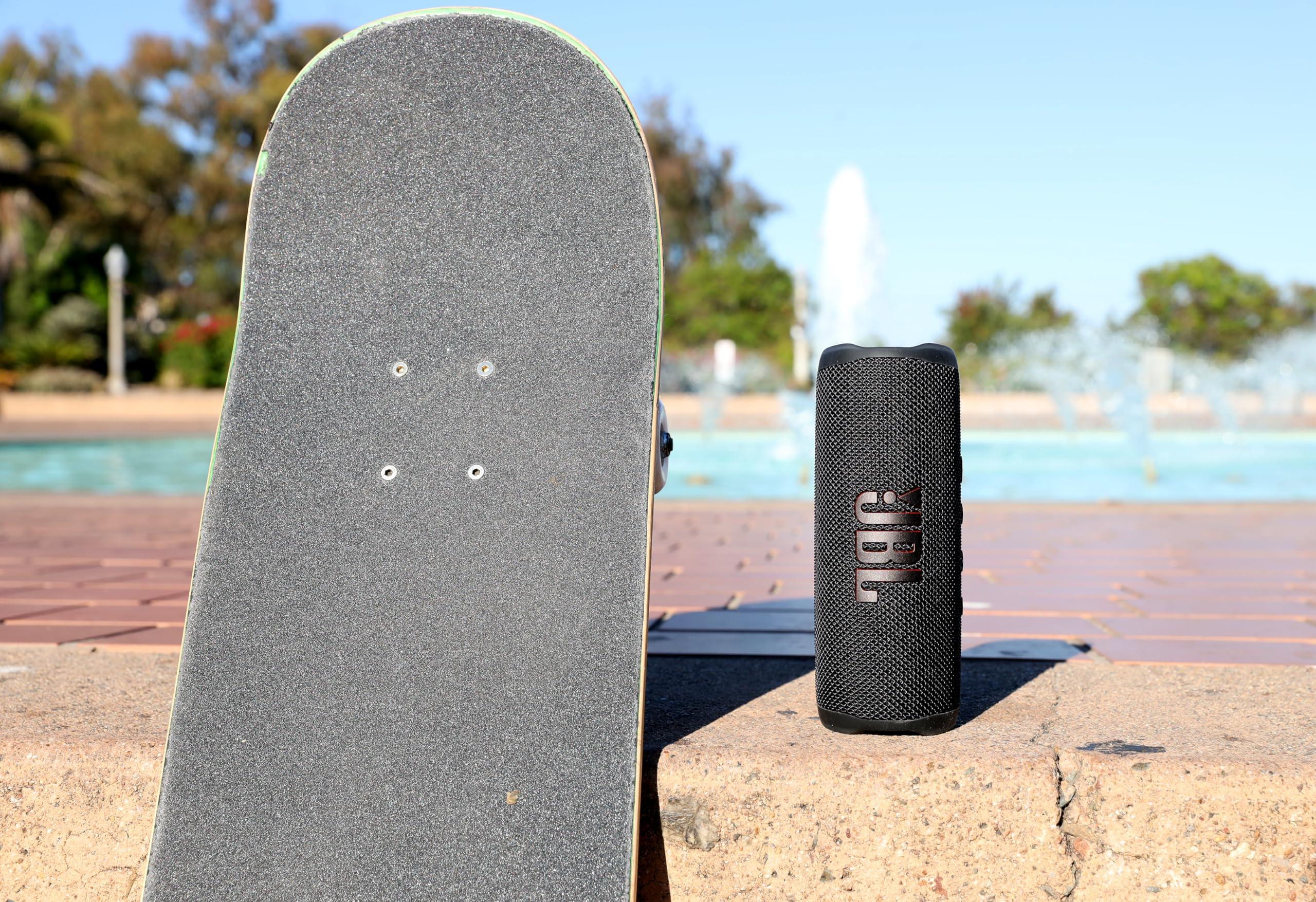 JBL JBL Flip 6 - Portable Bluetooth Speaker, powerful sound and deep bass, IPX7 waterproof, 12 hours of playtime, JBL PartyBoost for multiple speaker pairing for home, outdoor and travel (Teal)