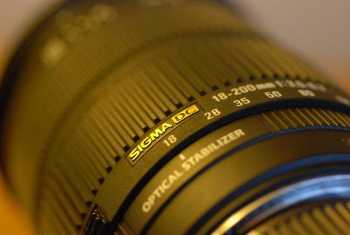 Sigma Sigma 18-200mm F3.5-6.3 II DC OS HSM Lens for Nikon SLR Camera (OLD MODEL)