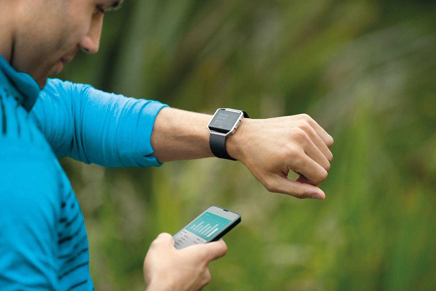 Fitbit Fitbit Blaze Smart Fitness Watch with Time Display, Black, Silver, Small (5.5 - 6.7 inch) (US Version)