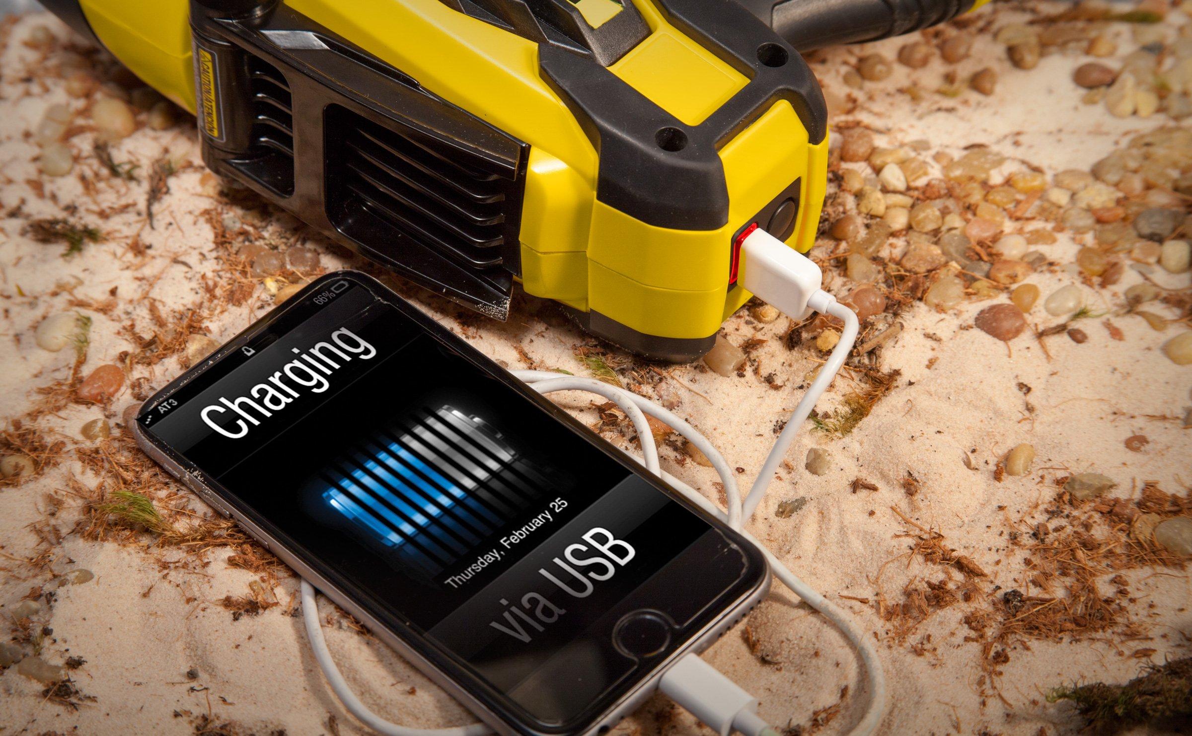 Stanley STANLEY FATMAX SL10LEDS Rechargeable 2200 Lumen Lithium Ion Ultra Bright LED Spotlight Flashlight with USB Power Charger