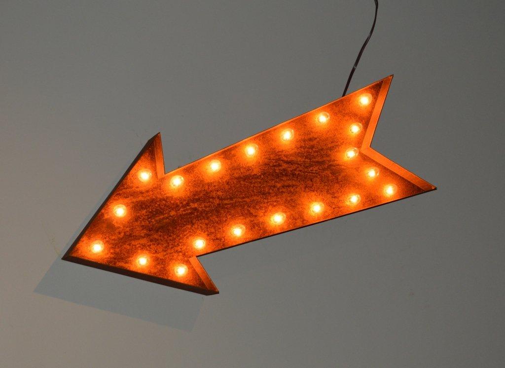 Trekshops Iconics "Vintage" Arrow Marquee Sign