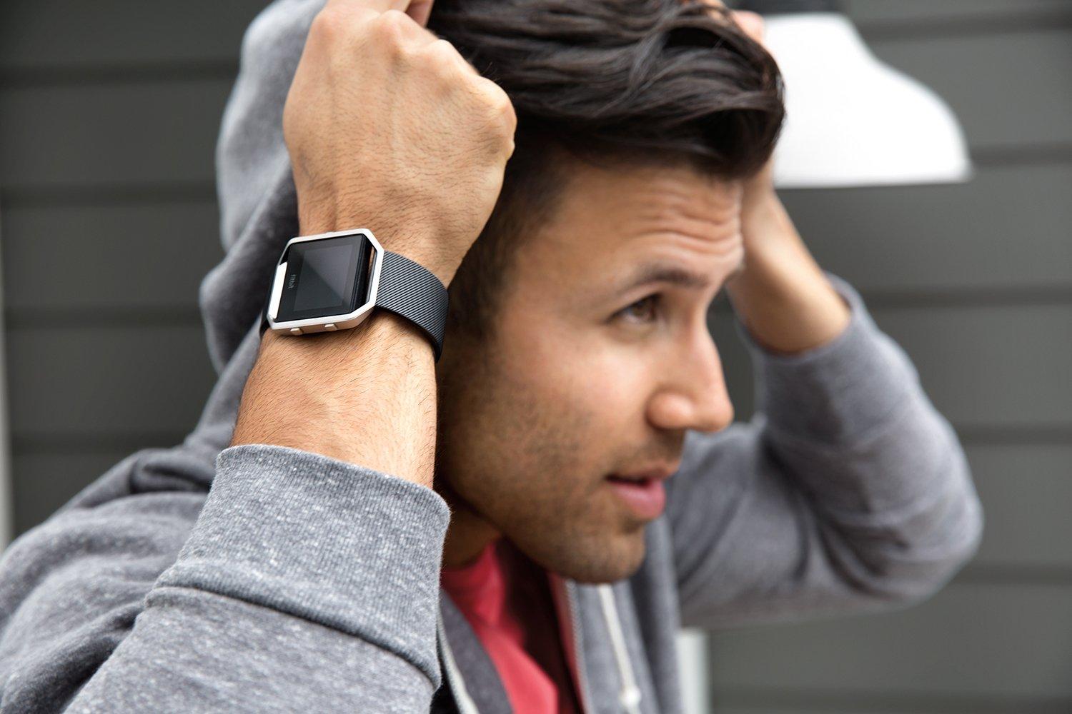 Fitbit Fitbit Blaze Smart Fitness Watch with Time Display, Black, Silver, Small (5.5 - 6.7 inch) (US Version)