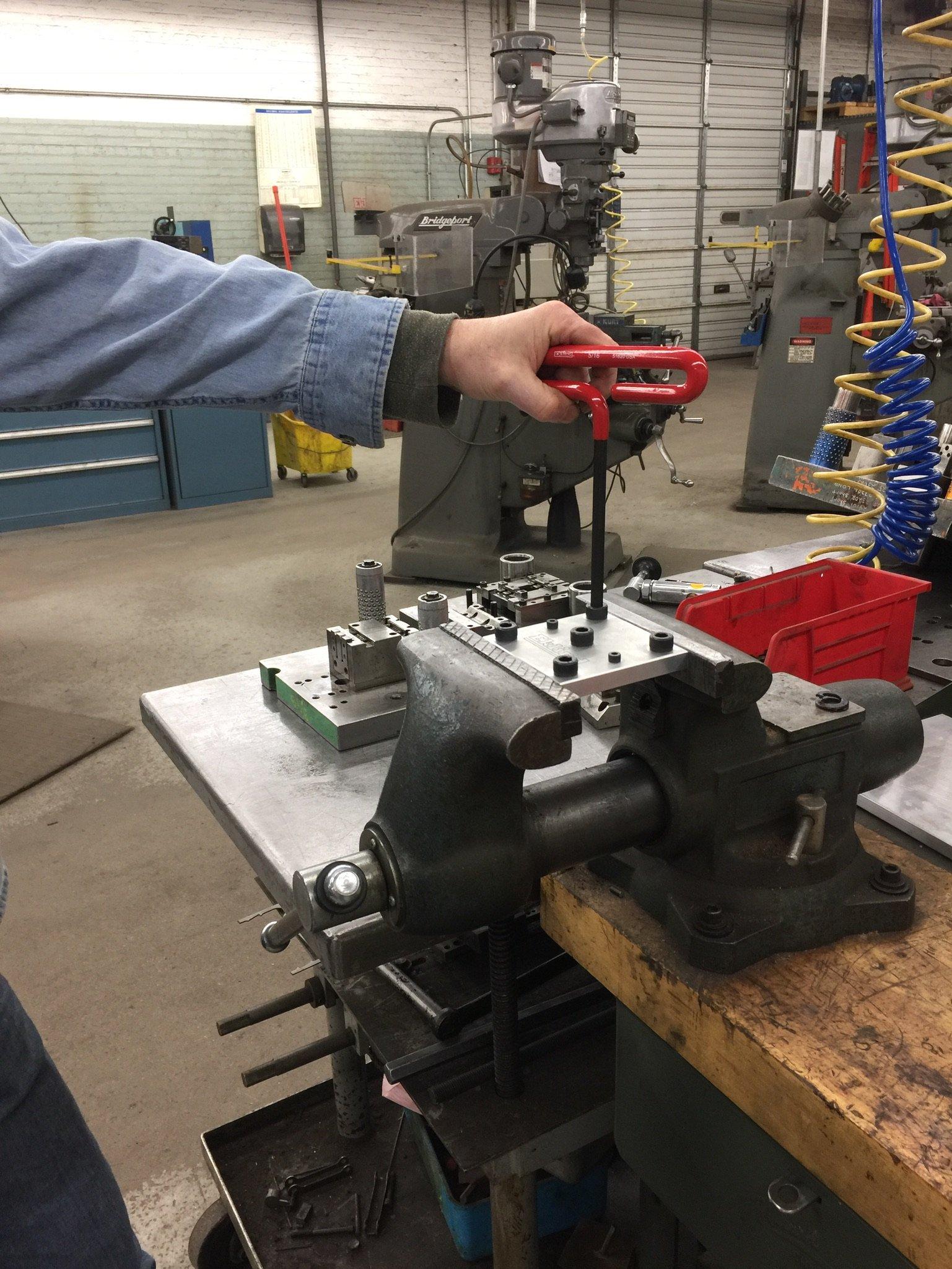 Eklind Tool EKLIND 56168 Cushion Grip Hex T-Key allen wrench- 8pc set Metric MM sizes 2-10 (6In shaft) w/Stand