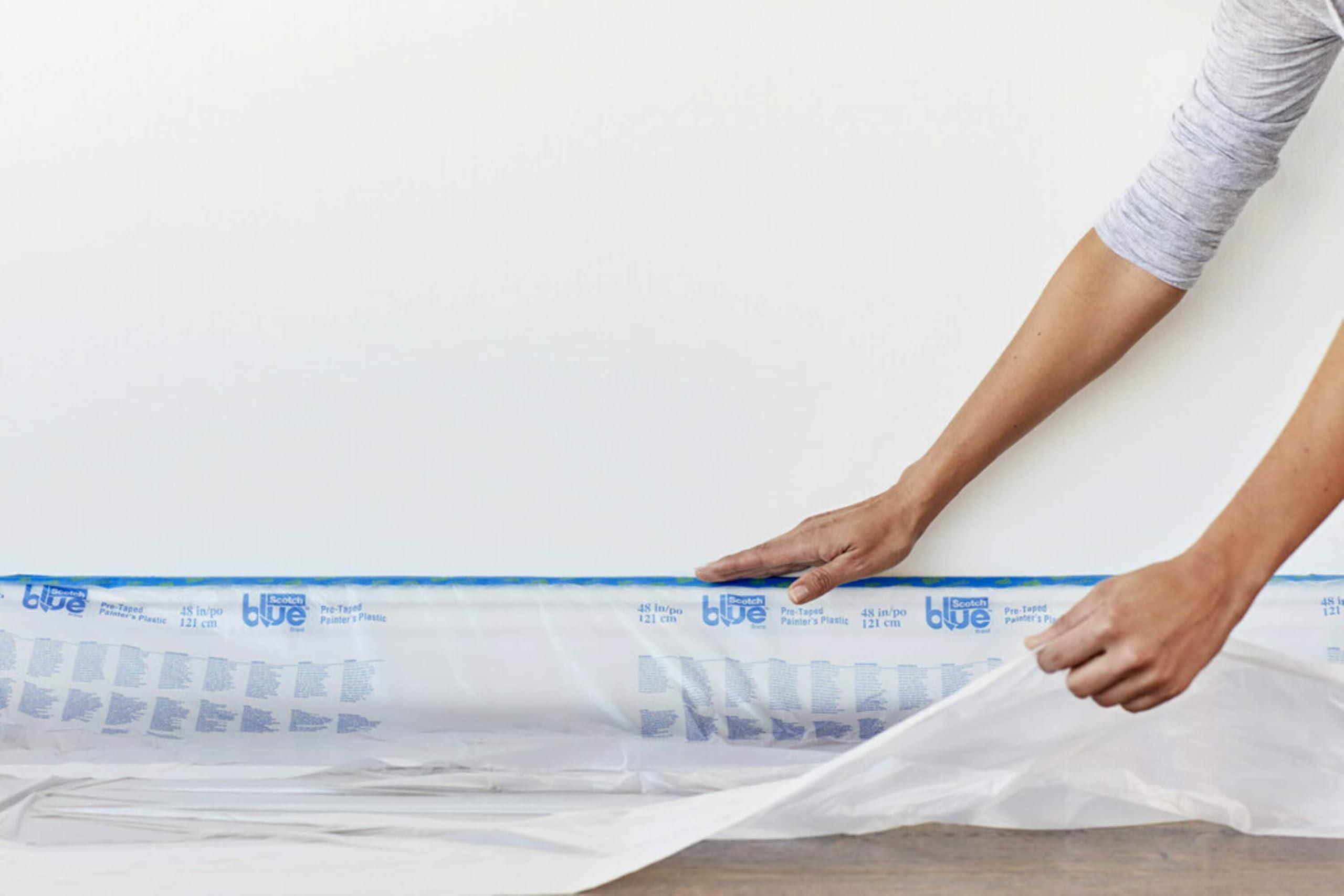 ScotchBlue ScotchBlue Pre Plastic Painters Tape with Bladed Dispenser, 24 in x 30yd, Tape & Masking Film Combined in One Product, Static Cling to Stay in One Place, No Residue Masking Tape (PTD2093EL-24-S)