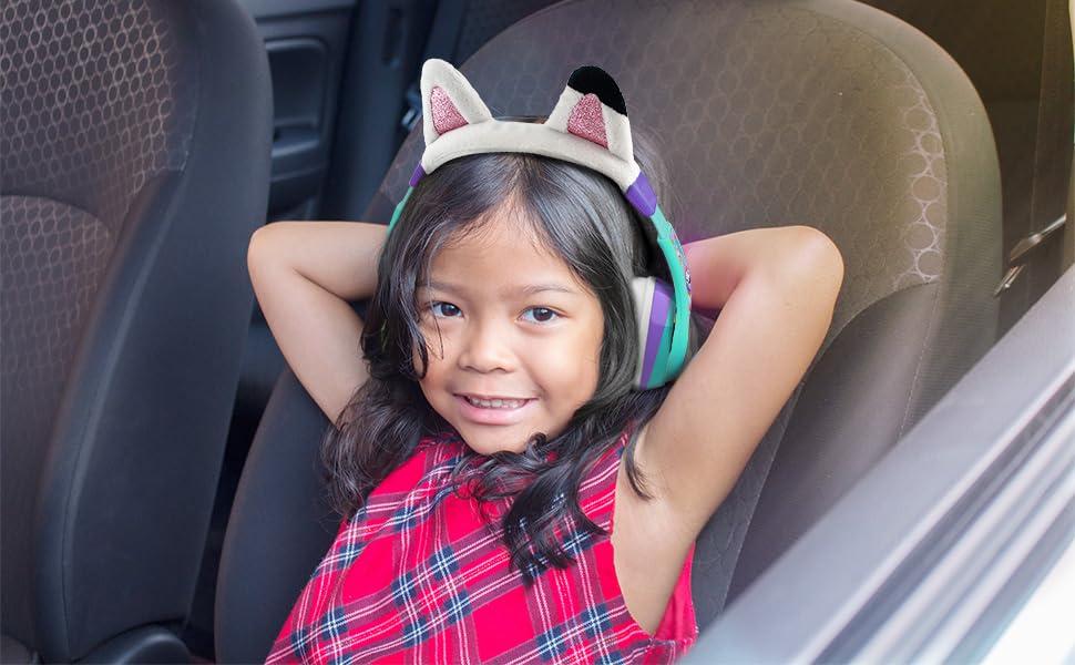 eKids eKids Gabbys Dollhouse Kids Wireless Headphones for Kids, Bluetooth Headphones with Microphone Includes Aux Cord, Kids Headphones for School, Home, or Travel
