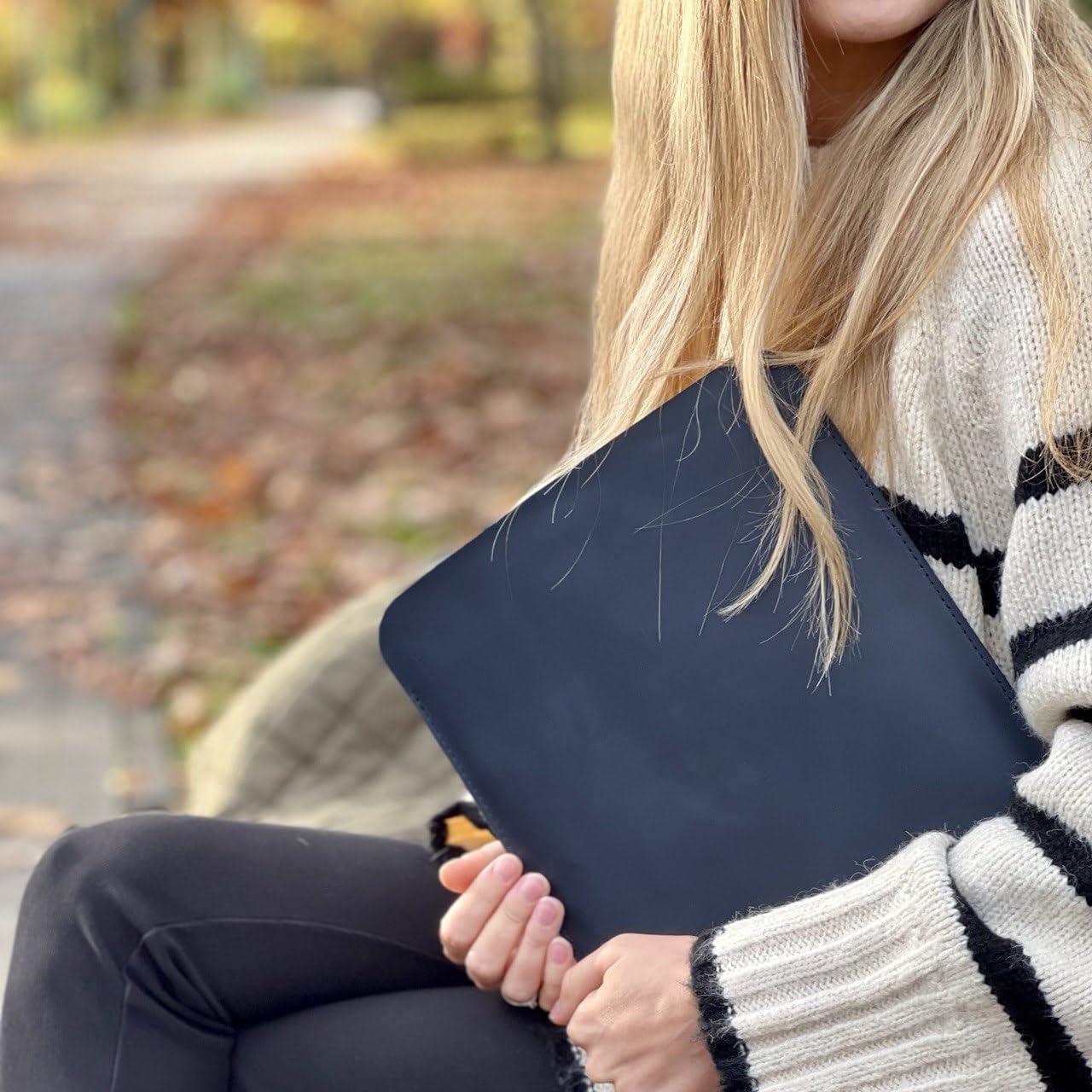 Aartedesign Aartedesign Genuine Vintage Leather Sleeve case for 13-inch MacBook Air/Pro 2018-2025 M1 M2 M3 A2337 A2179 A1932 / 13 MacBook Pro M1 M2 M3 /A2338 A2251 A2289 (2018-2025) (Vertical, Blue)