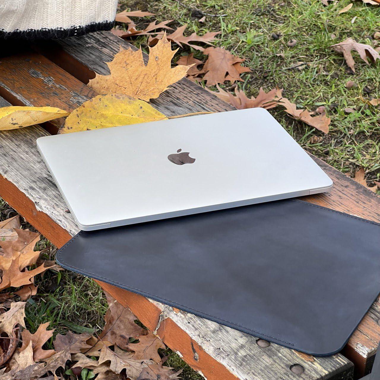 Aartedesign Aartedesign Genuine Vintage Leather Sleeve case for 13-inch MacBook Air/Pro 2018-2025 M1 M2 M3 A2337 A2179 A1932 / 13 MacBook Pro M1 M2 M3 /A2338 A2251 A2289 (2018-2025) (Vertical, Blue)