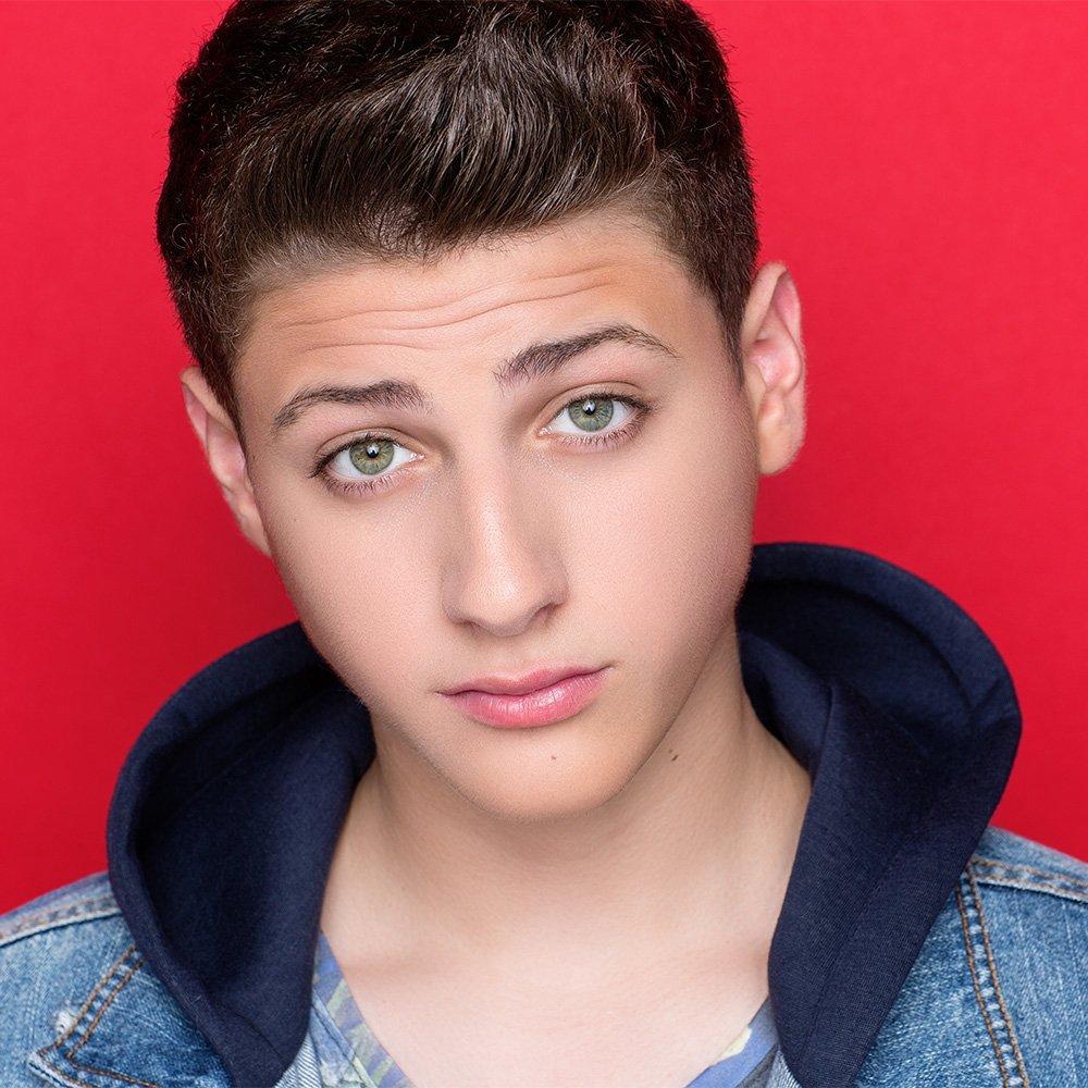 Savage Savage Seamless Paper Photography Backdrop - Color #8 Primary Red, Size 53 Inches Wide x 18 Feet Long, Backdrop for YouTube Videos, Streaming, Interviews and Portraits - Made in USA