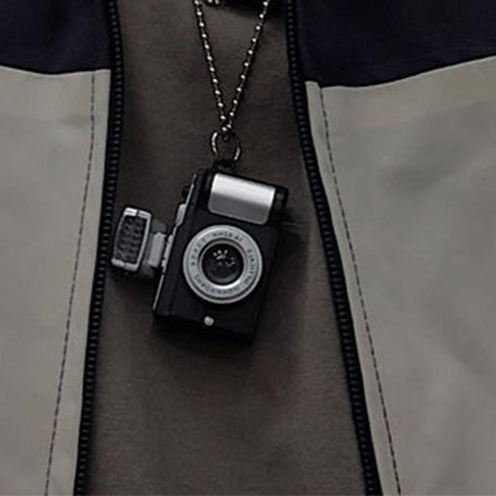 Cyrank Spy Camera Necklace, Hidden Camera Necklace Hip Hop Style Flash Small Camera Pendant Necklaces Glowing Camera Chains for Men Women(Black)