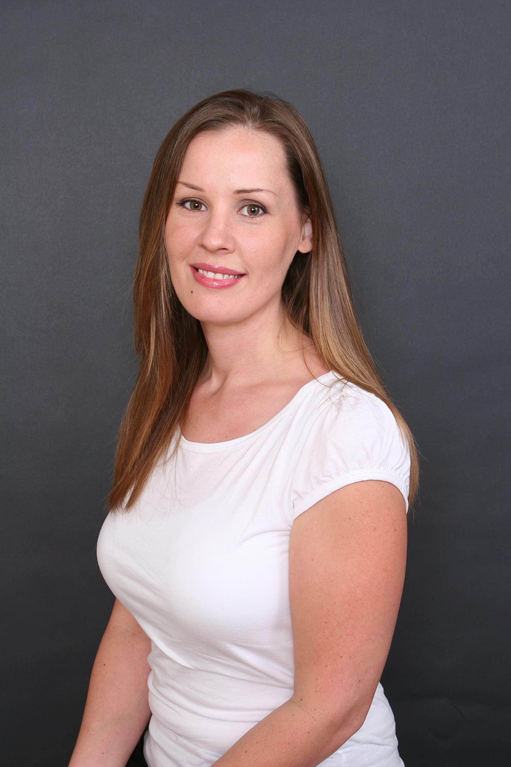 BelgerPhotography Small Spring-Powered Roll-Up/Pull-Down Background ID Photos (Charcoal Grey)