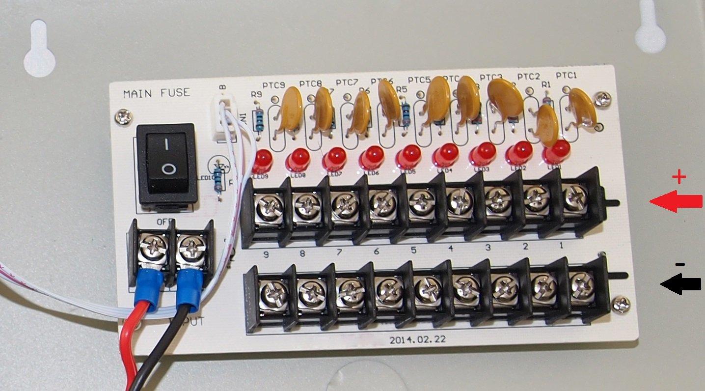 Evertech Evertech 9 Channel Power Distribution Box for Security Camera with Key Lock 12V DC 5A Ampere Auto Reset w/CCTV Sign