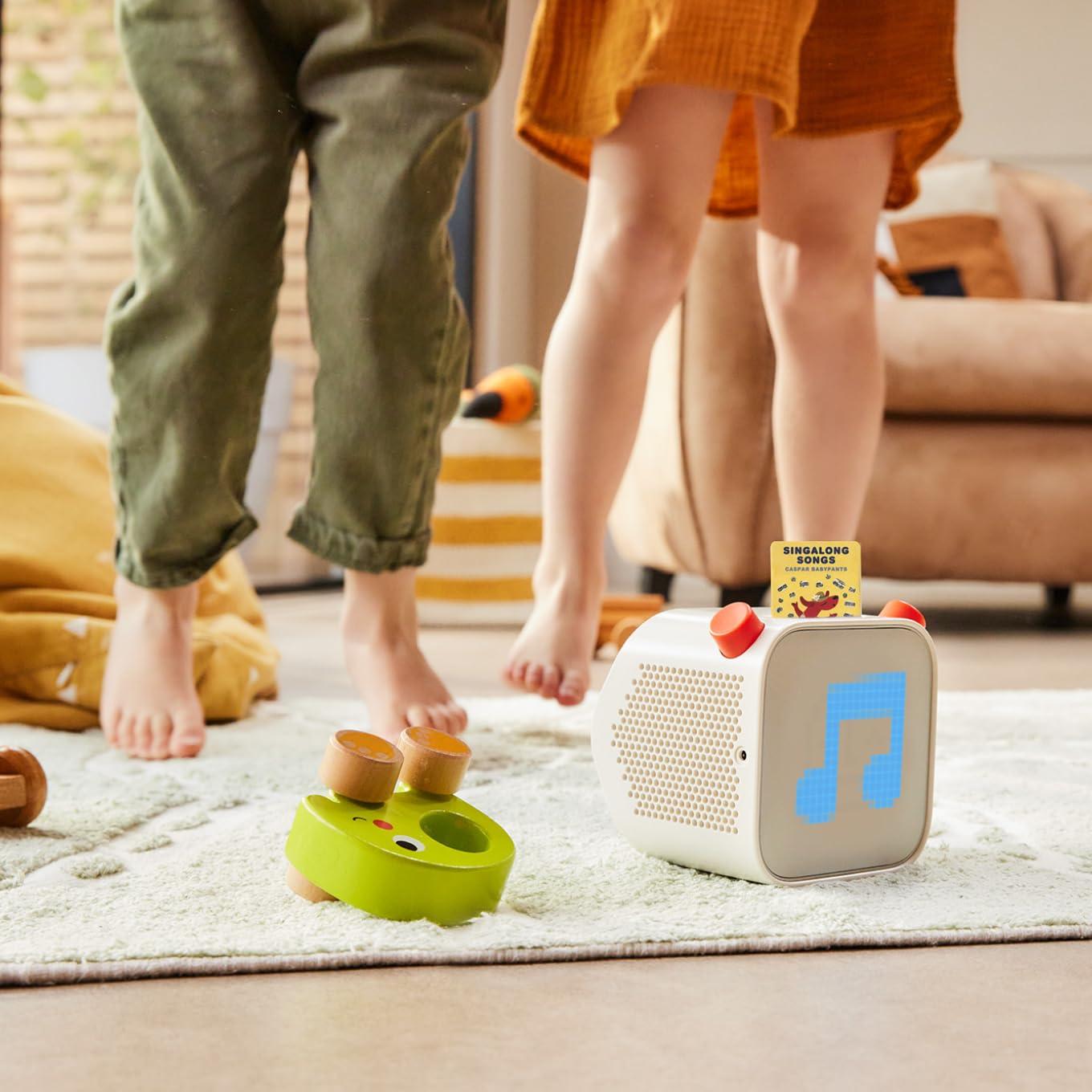 Yoto Yoto Miffy Story Time Collection Kids Audio Card for Use with Player & Mini Allin1 Audio Device, Educational & ScreenFree Listening with Fun Playtime, Bedtime & Travel Stories, Ages 3+