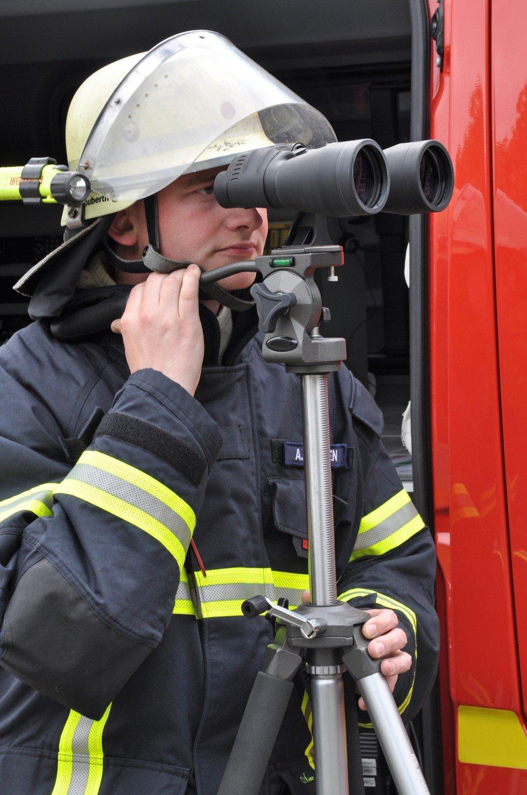 BRESSER Bresser Spezial-Saturn 20x60 Porro Optics Saturn 20X60, Porro, 1552060 (Optics Saturn 20X60, Porro, 20x, 6 cm, Fully Multi Coated (FMC), Black, 1.14 kg)