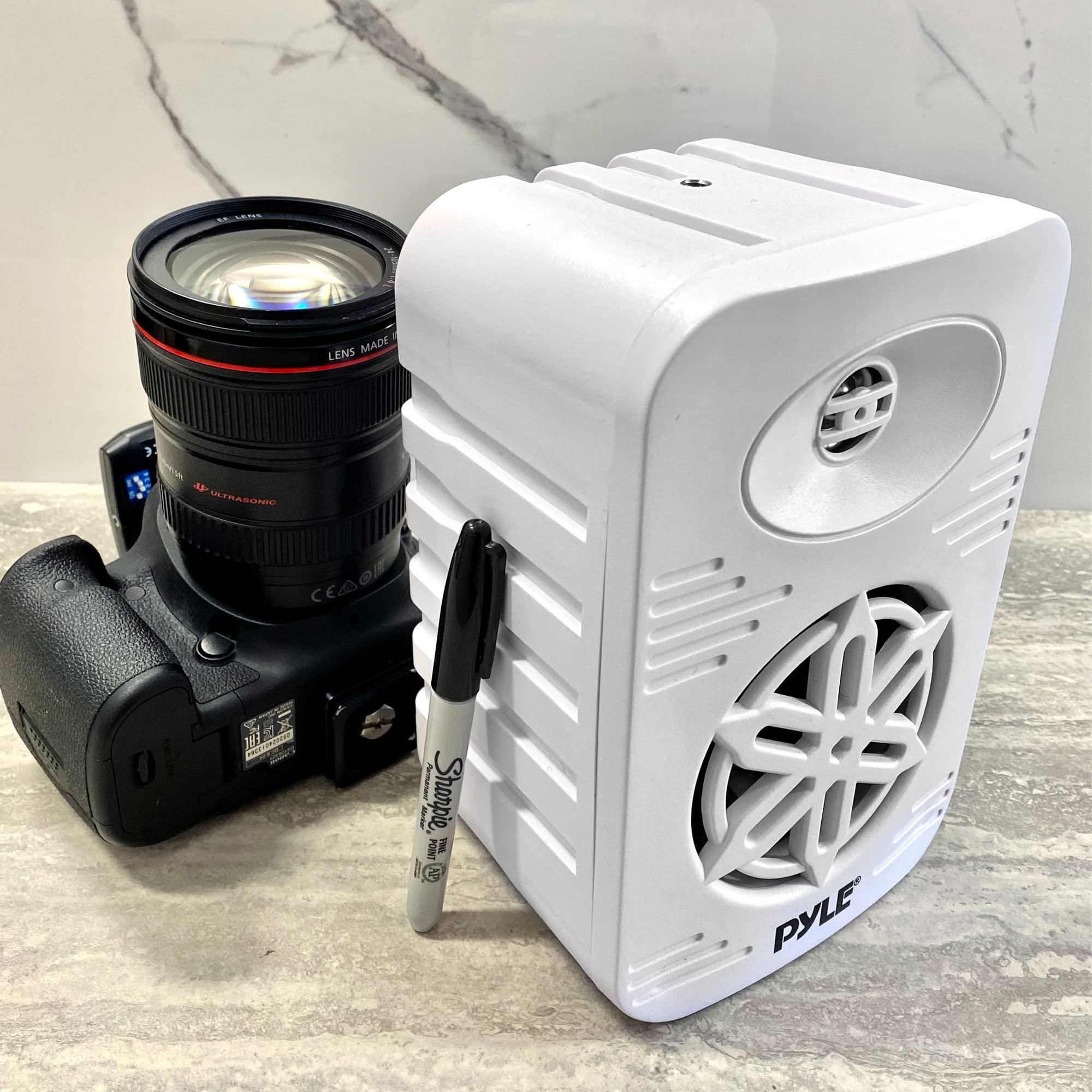 Pyle Jovial PlyeUSa Bluetooth Indoor Outdoor Speakers Pair-300 Watt Dual Waterproof 4 2-Way Full Range Speaker System w/1/2 High Compliance Polymer Tweeter-Home,Boat,Marine,Deck(White)(PDWRBT46WT)